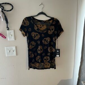 skull shirt